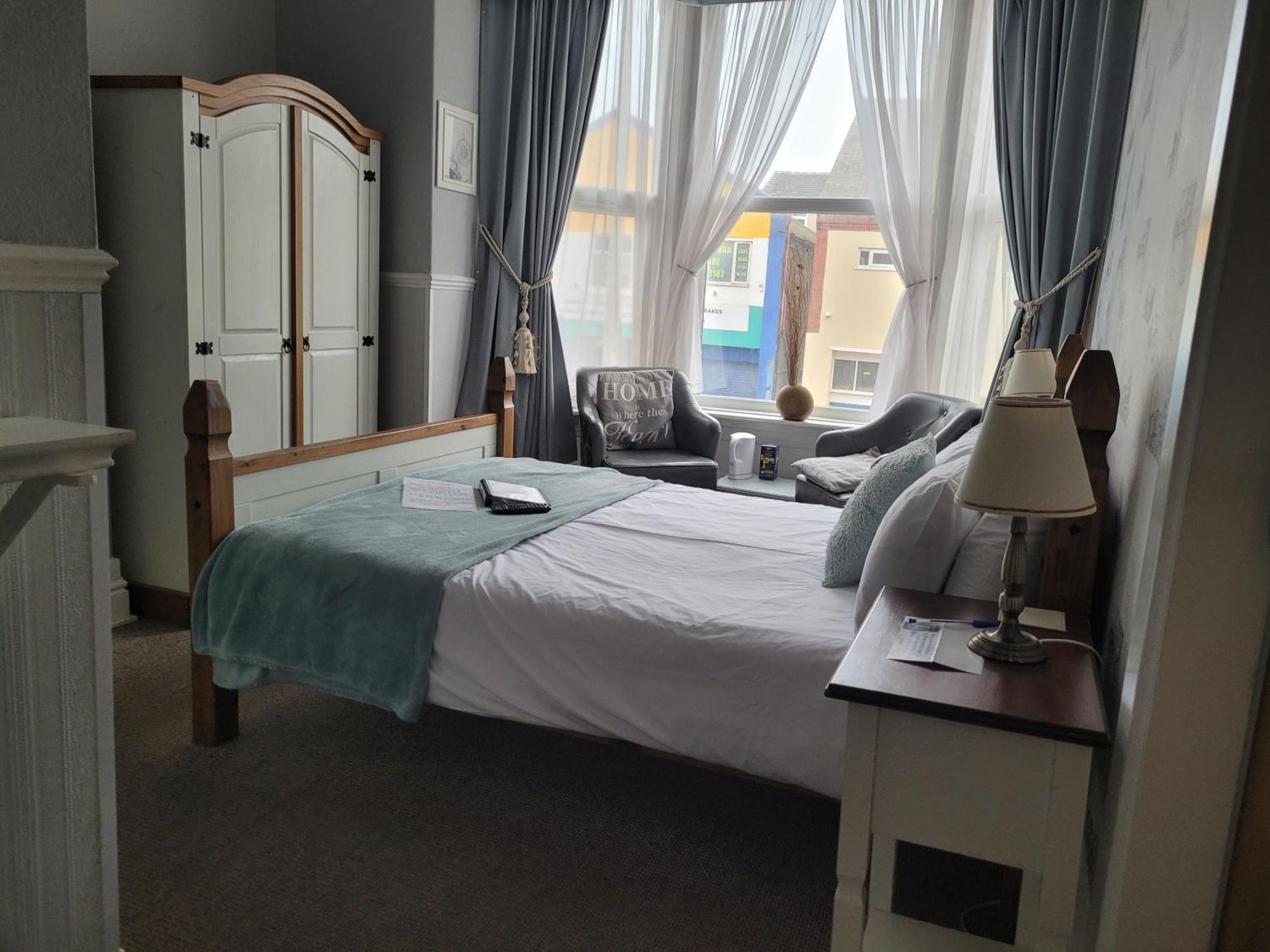 J'S Mayfair Guest House — Photos 1