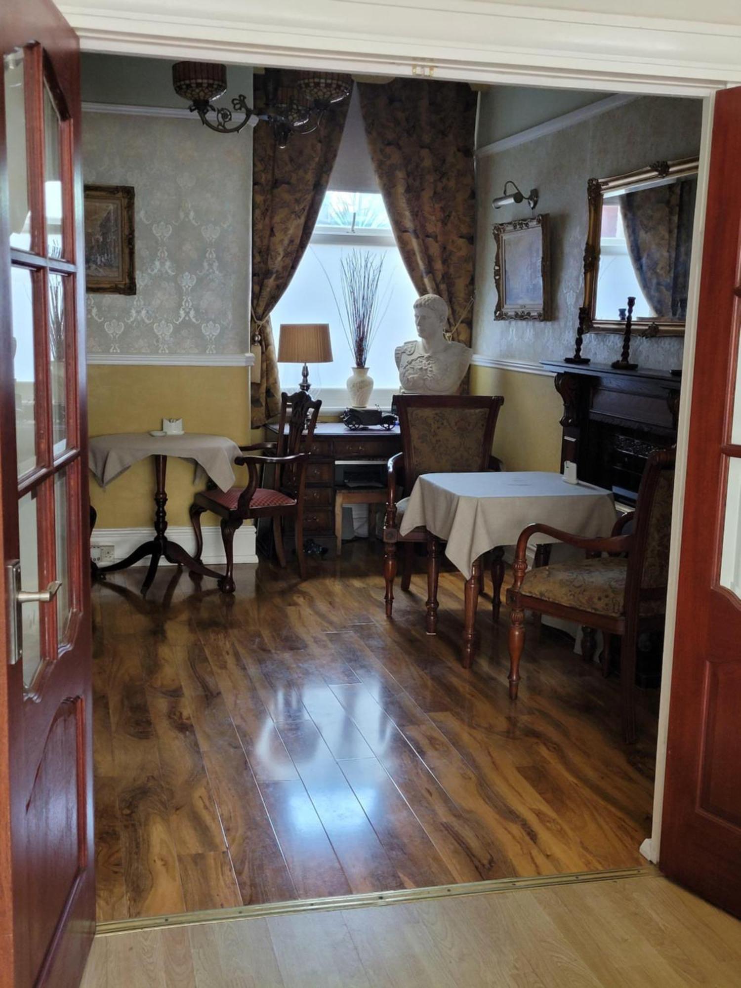 J'S Mayfair Guest House — Photos 3